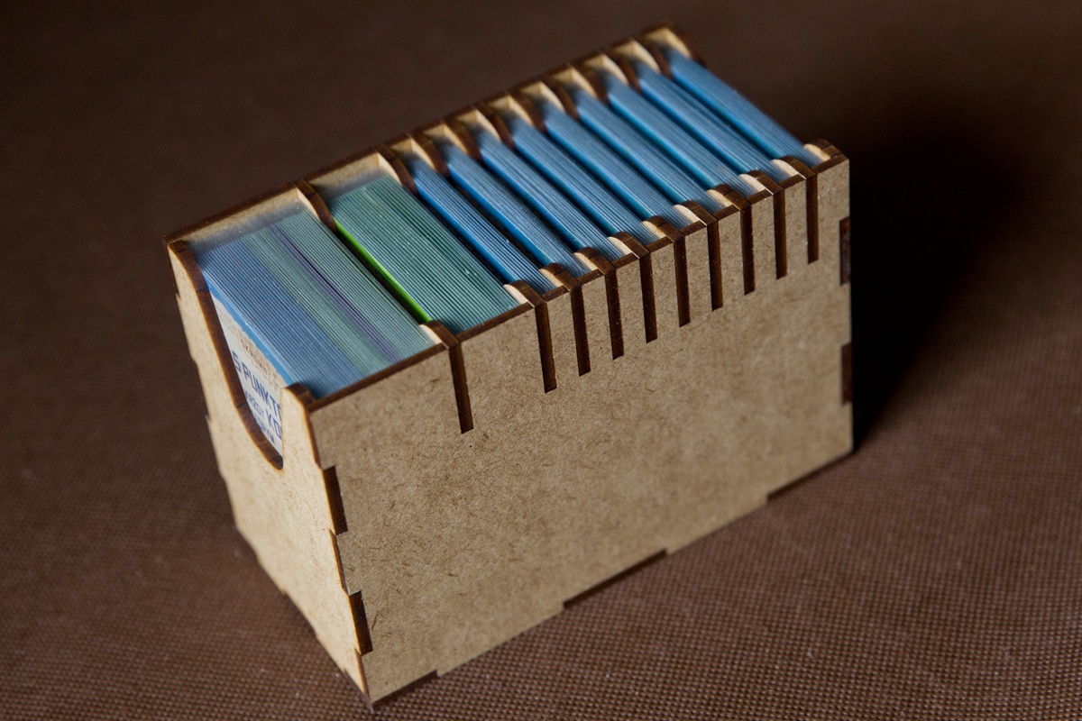 Insert pasujący do gry Wyspa Kotów wraz z dodatkami - pojemnik / podajnik na karty - wersja z HDF