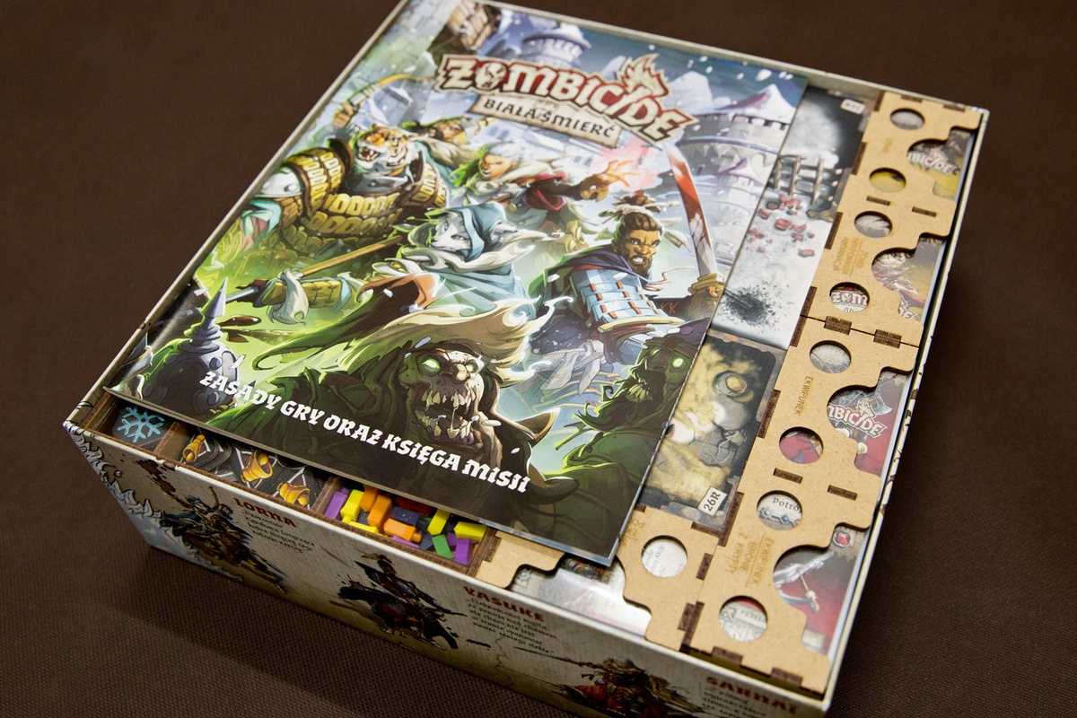 Insert (upgrade) pasujący do gry Zombicide Biała Śmierć - ułożenie elementów w pudełku - wersja HDF