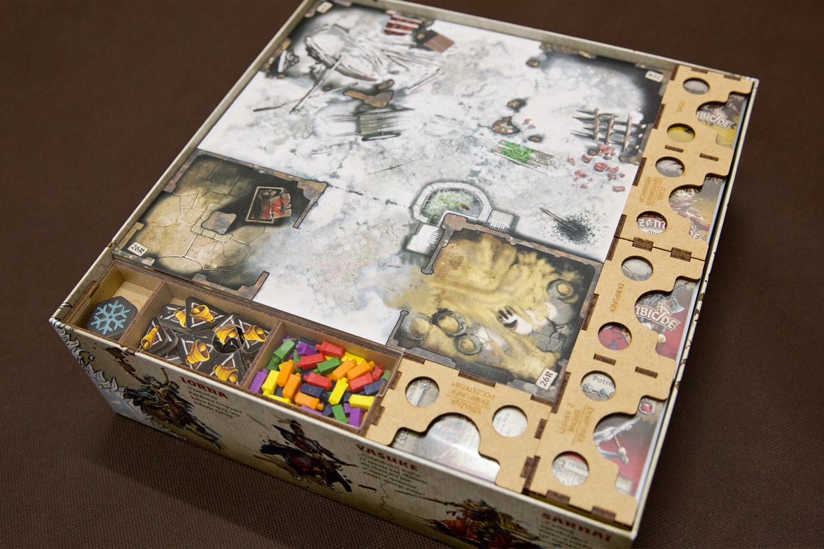 Insert (upgrade) pasujący do gry Zombicide Biała Śmierć - ułożenie elementów w pudełku - wersja HDF