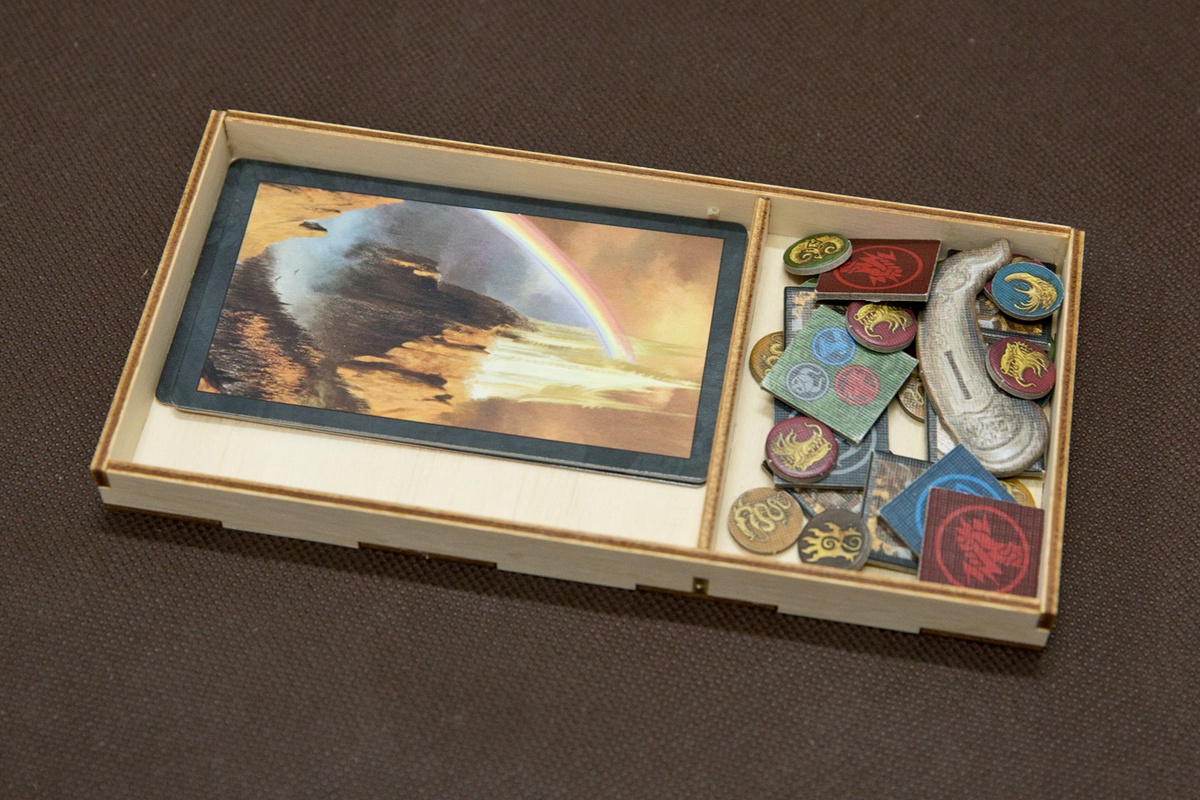 Insert do gry Blood Rage - Promos BOX - 1 pojemnik na nieużywane duże karty Bogów oraz tekturowe żetony zastąpione plastikowymi znacznikami - wersja ze sklejki