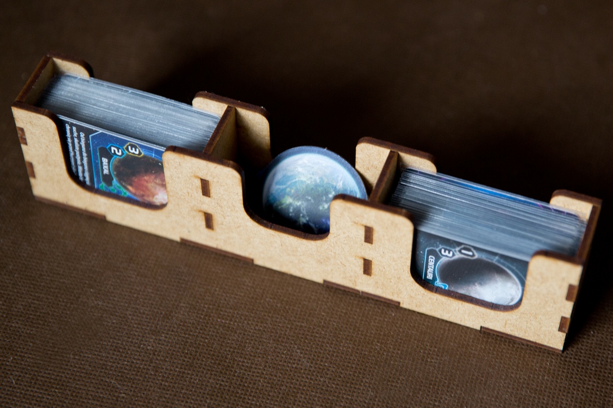 Insert pasujący do gry Twilight Imperium z dodatkiem Proroctwo Królów
