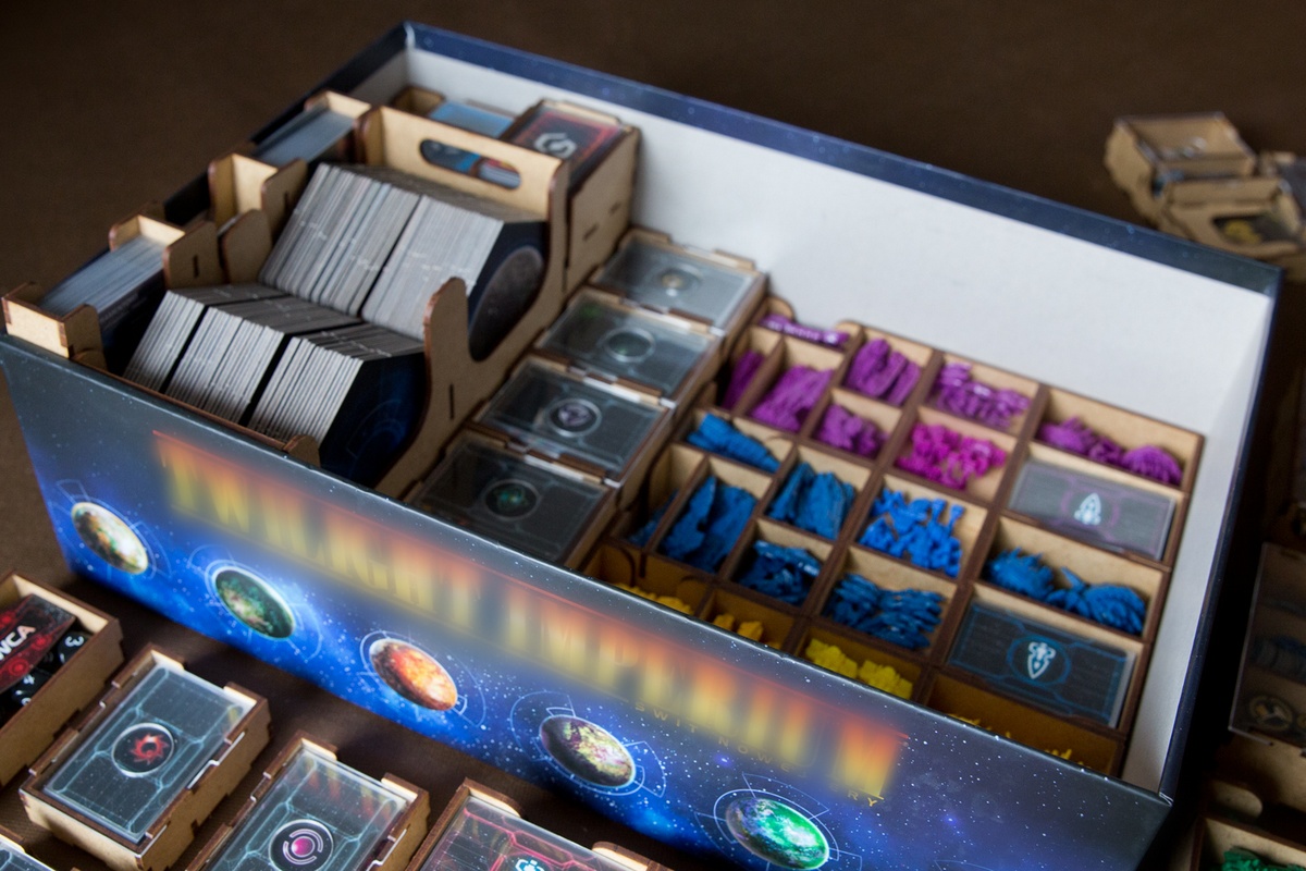 Insert do gry Twilight Imperium 4 - Ułożenie insertu w pudełu - wersja HDF