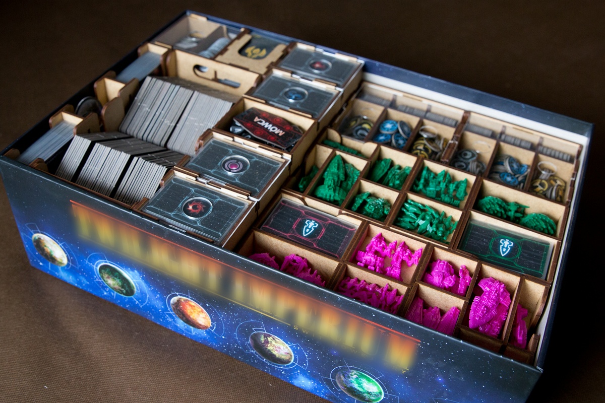Insert do gry Twilight Imperium 4 - Ułożenie insertu w pudełu - wersja HDF