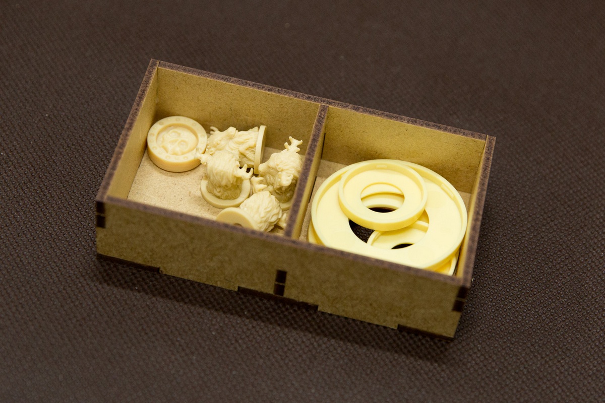 Insert do gry Blood Rage - Promos BOX - 1 pojemnik z żetonami Klanu i podstawkami pod figurki - wersja HDF