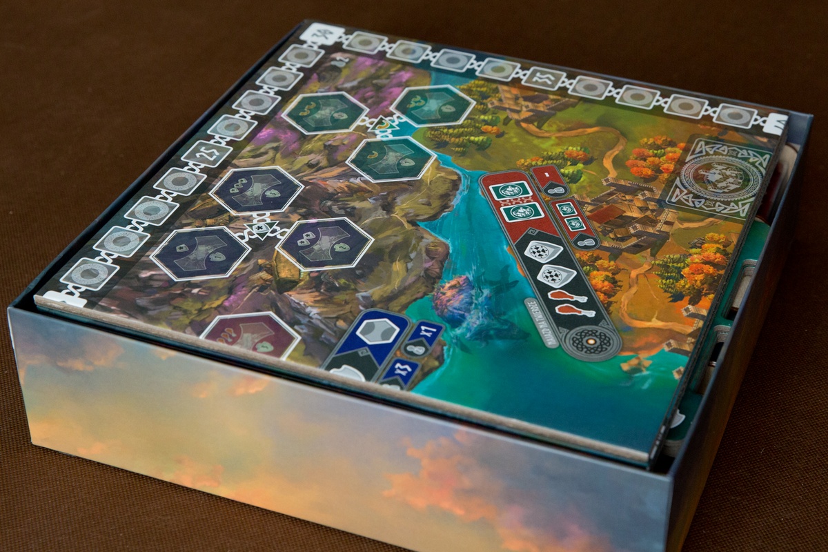 Insert do gry Reavers of Midgard - ułożenie elementów insertu w pudełku - sklejka