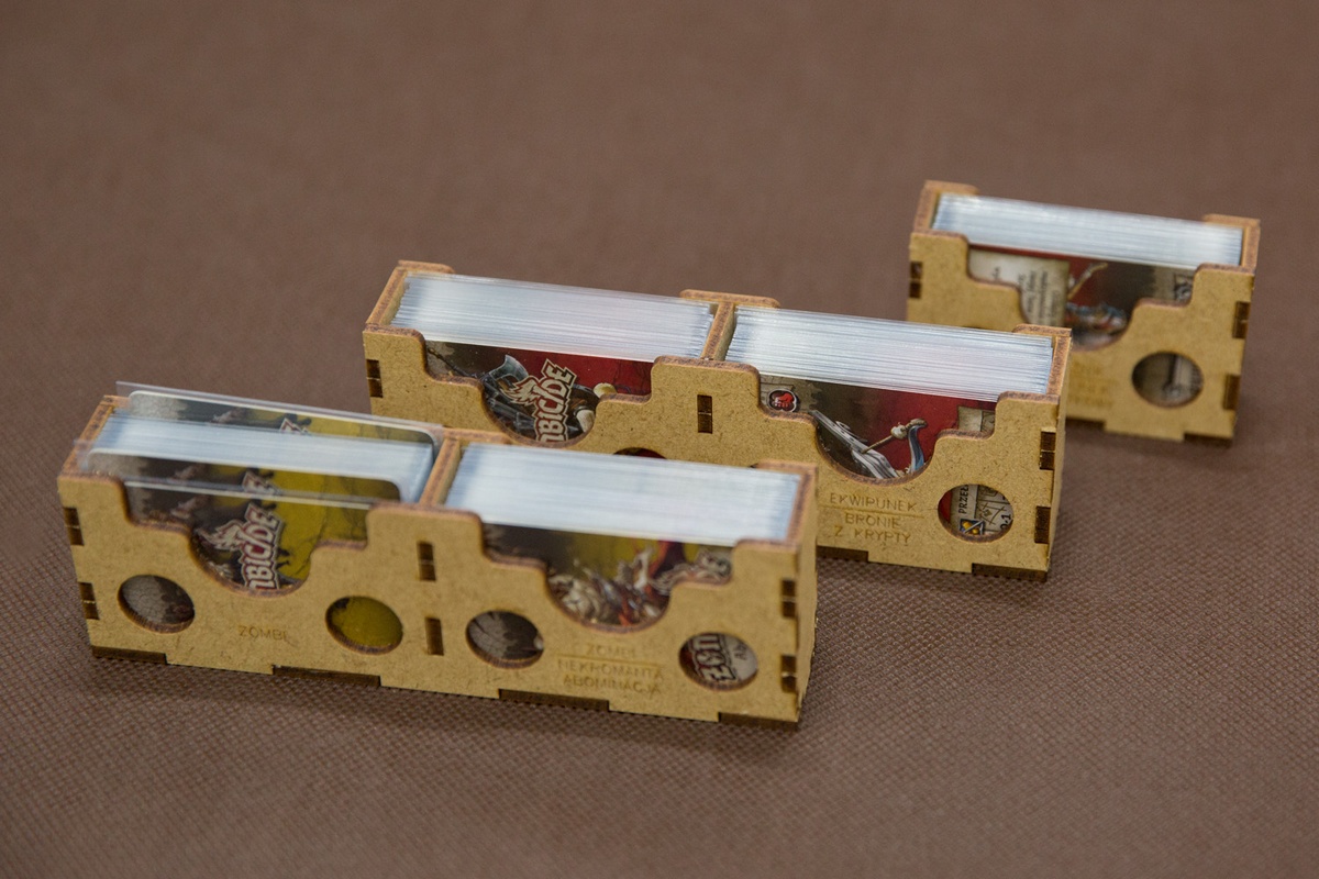 Insert (upgrade) pasujący do gry Zombicide Biała Śmierć - 3 pojemniki na karty "mini" - wersja HDF