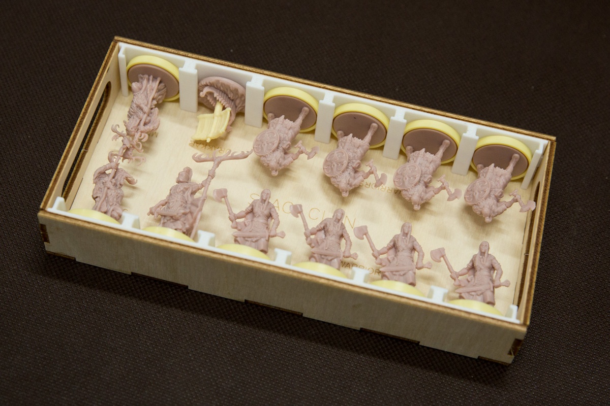 Insert do gry Blood Rage - Promos BOX - 1 pojemnik z figurkami Klanu Stag - wersja ze sklejki