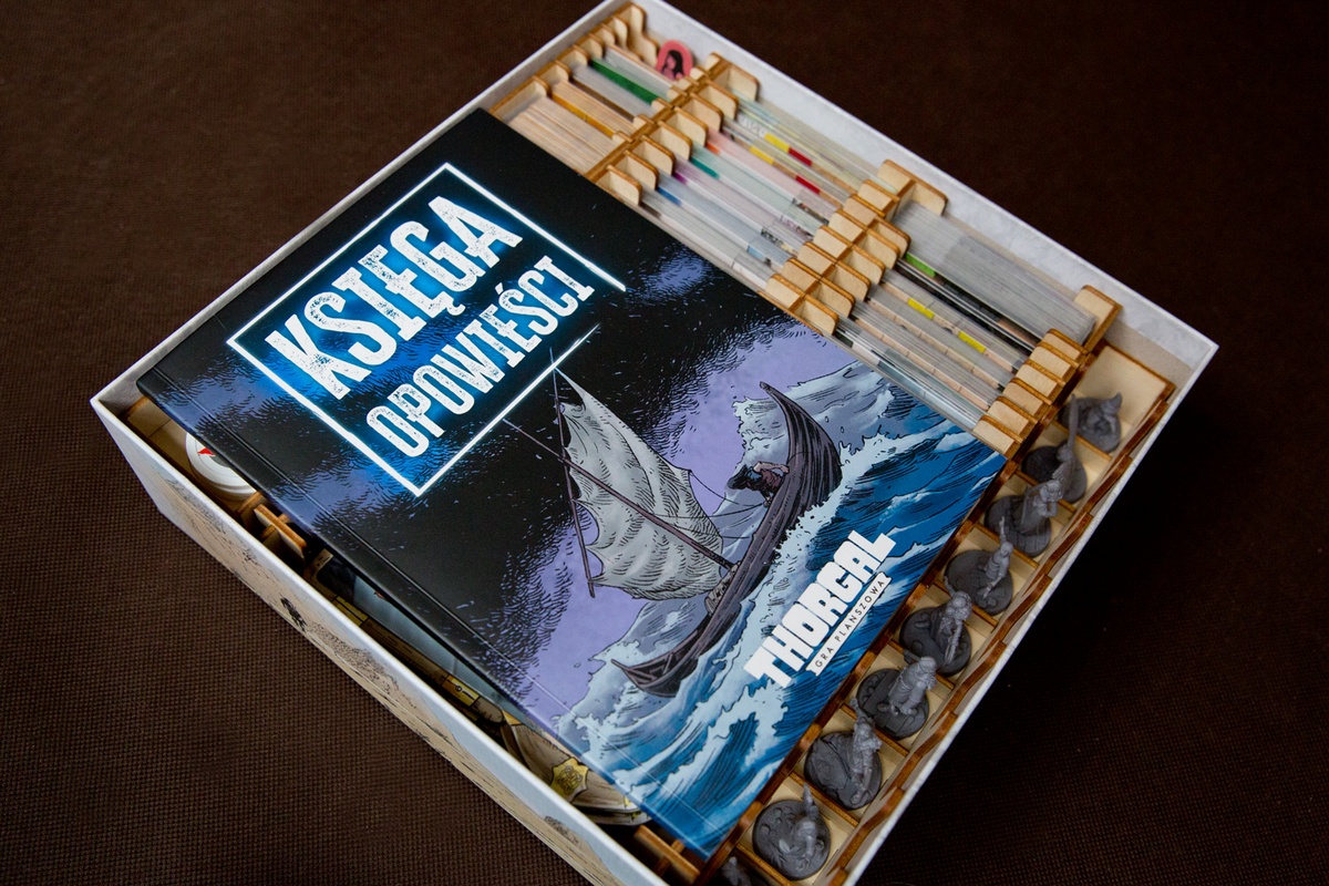 Insert pasujący do gry Thorgal - wersja sklepowa - ułożenie elemntów w pudełku - wersja ze sklejki