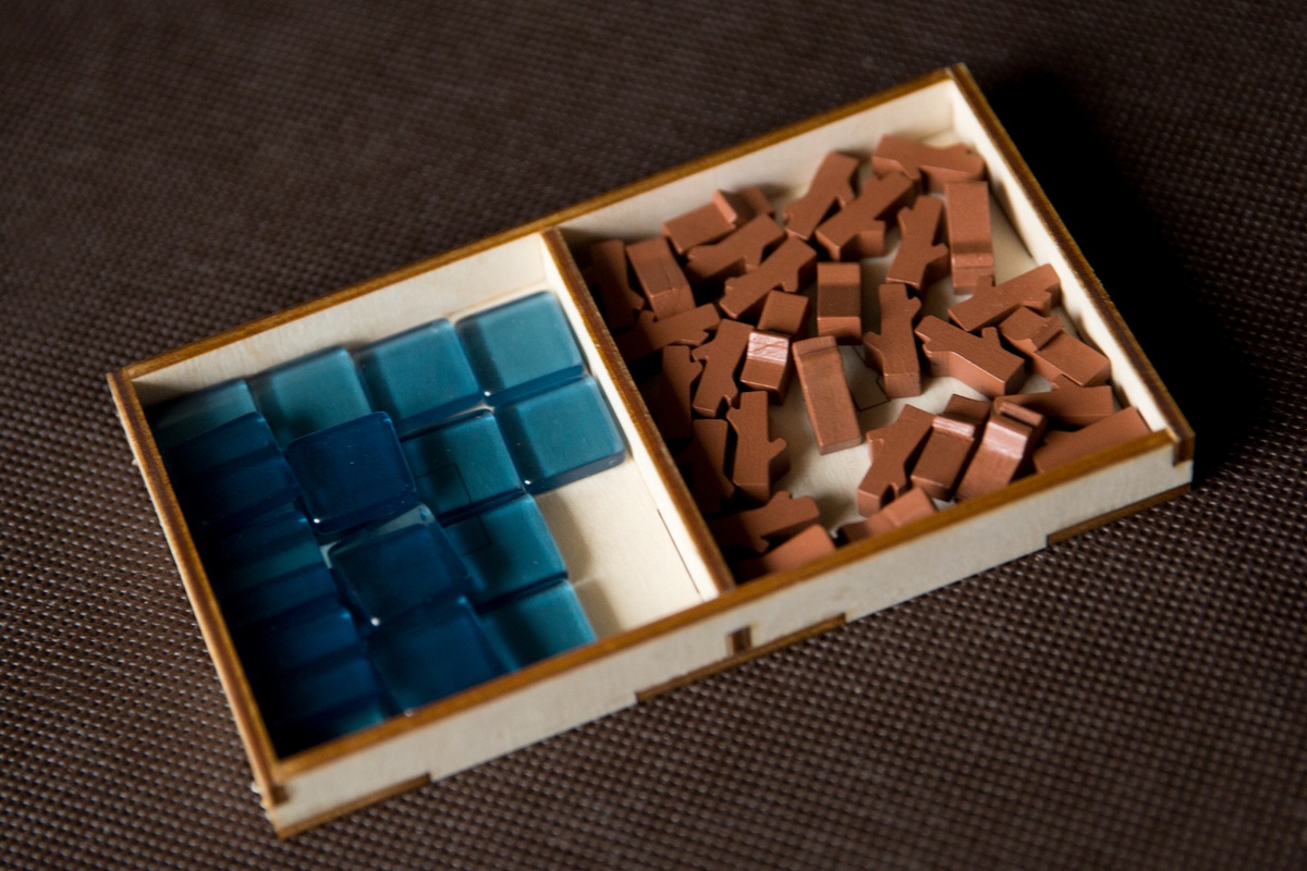 Insert pasujący do gry Sabika - Pojemniki na materiały: drewno i ceramika - wersja ze sklejki