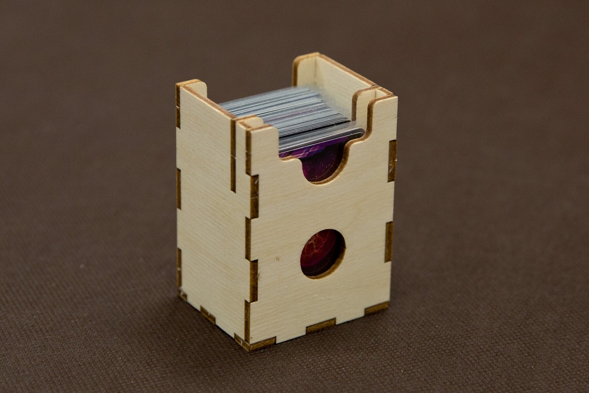 Insert do gry Twilight Imperium: Kraniec burzy - 1 pojemnik na karty planet oraz karty echa - wersja ze sklejki