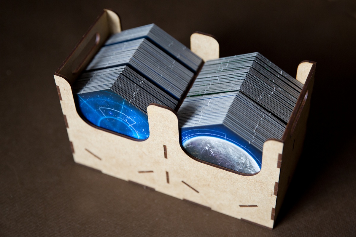 Insert pasujący do gry Twilight Imperium z dodatkiem Proroctwo Królów