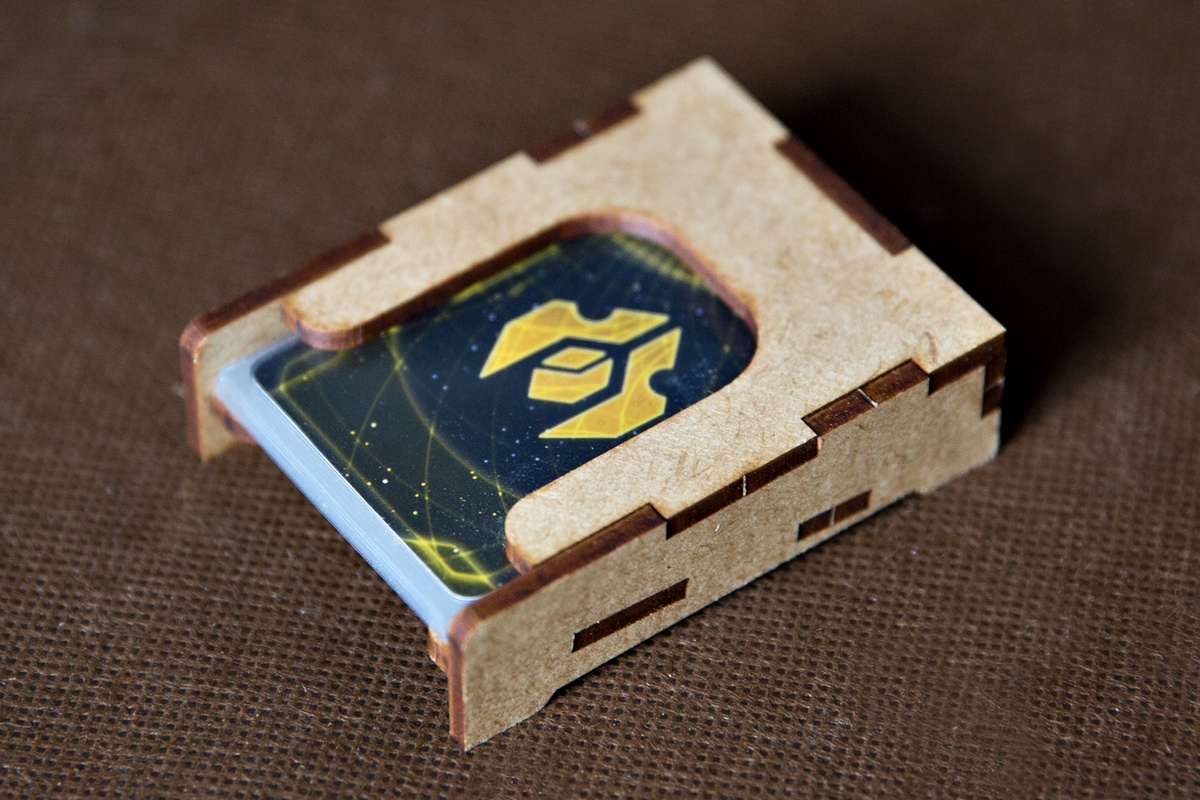 Insert pasujący do gry Twilight Imperium z dodatkiem Proroctwo Królów