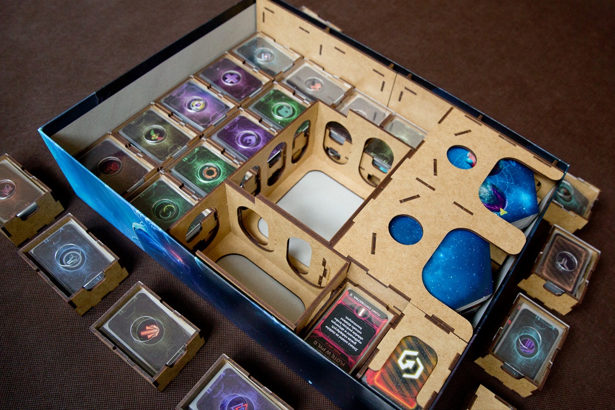 Insert pasujący do gry Twilight Imperium - Discordant Stars and Uncharted Space - wersja A - ułożenie elemntów w pudełku - wersja HDF