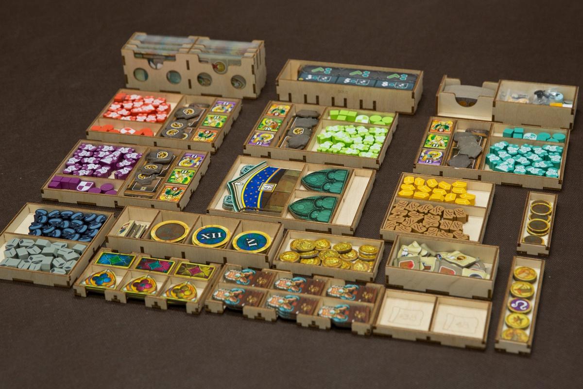 Insert pasujący do gry Orloj