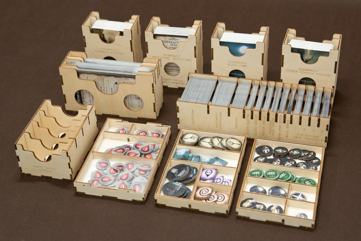 Insert pasujący do gry Bloodborne: Gra Planszowa