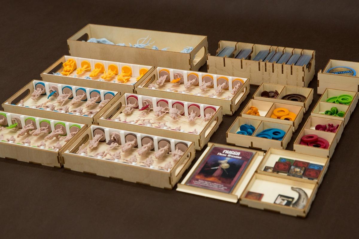 Insert pasujący do gry Blood Rage z dodatkami